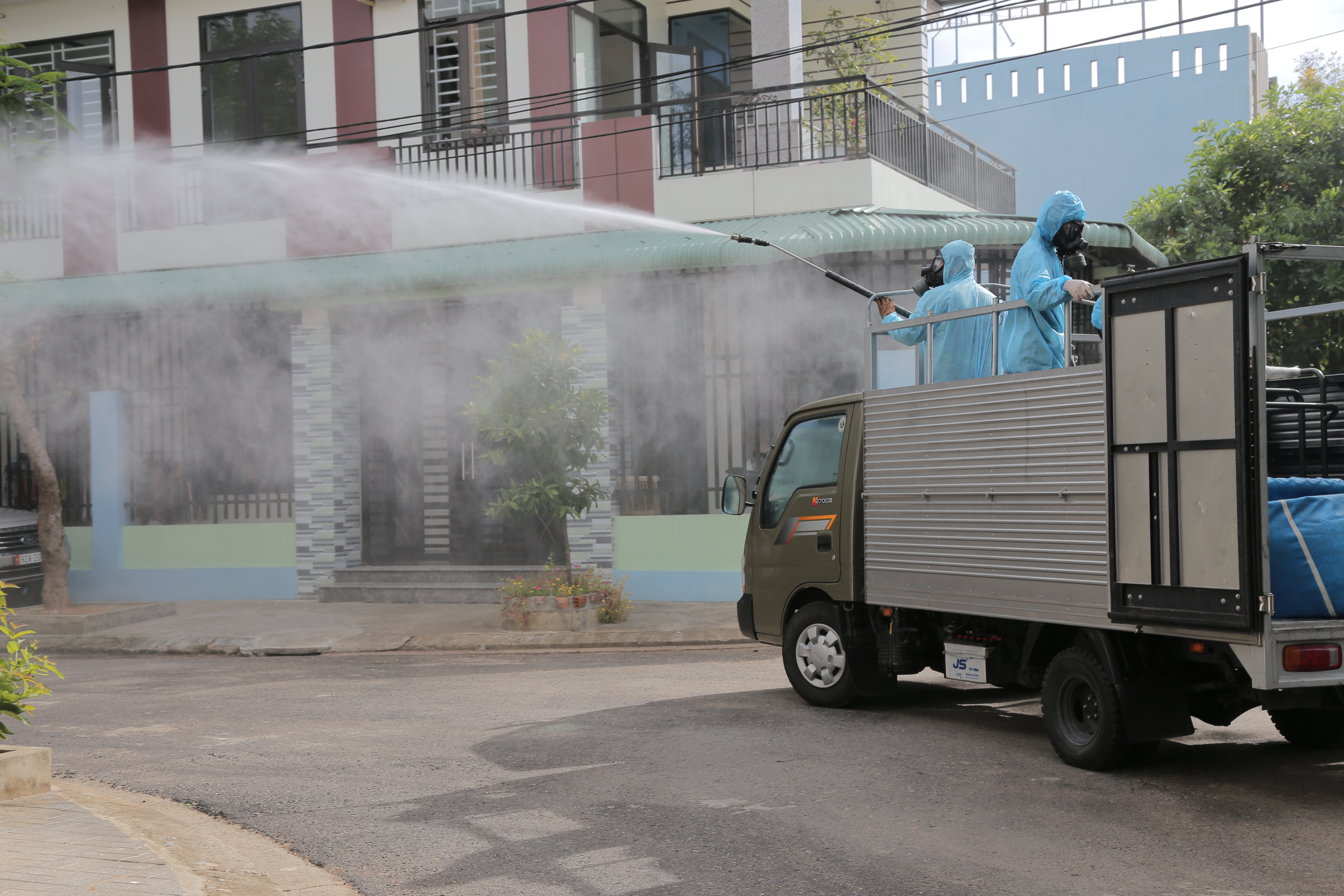 Xung kích phòng, chống dịch